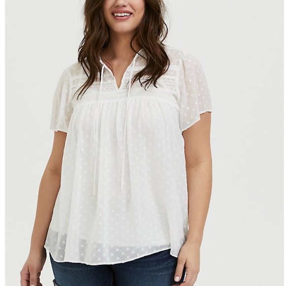 torrid Tops - Torrid White Swiss Dot Crinkle Gauze Peasant Top